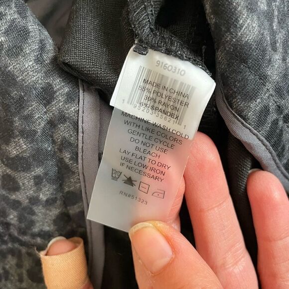 Vince Camuto Women's Pants 8X30 Leopard Ponte Ankle Stretch Size 8 - Picture 12 of 12